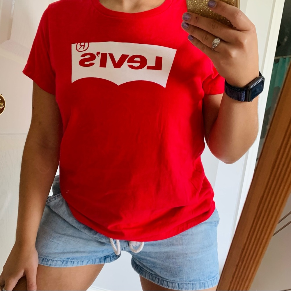 ❤️LEVIS Red Logo Tee❤️